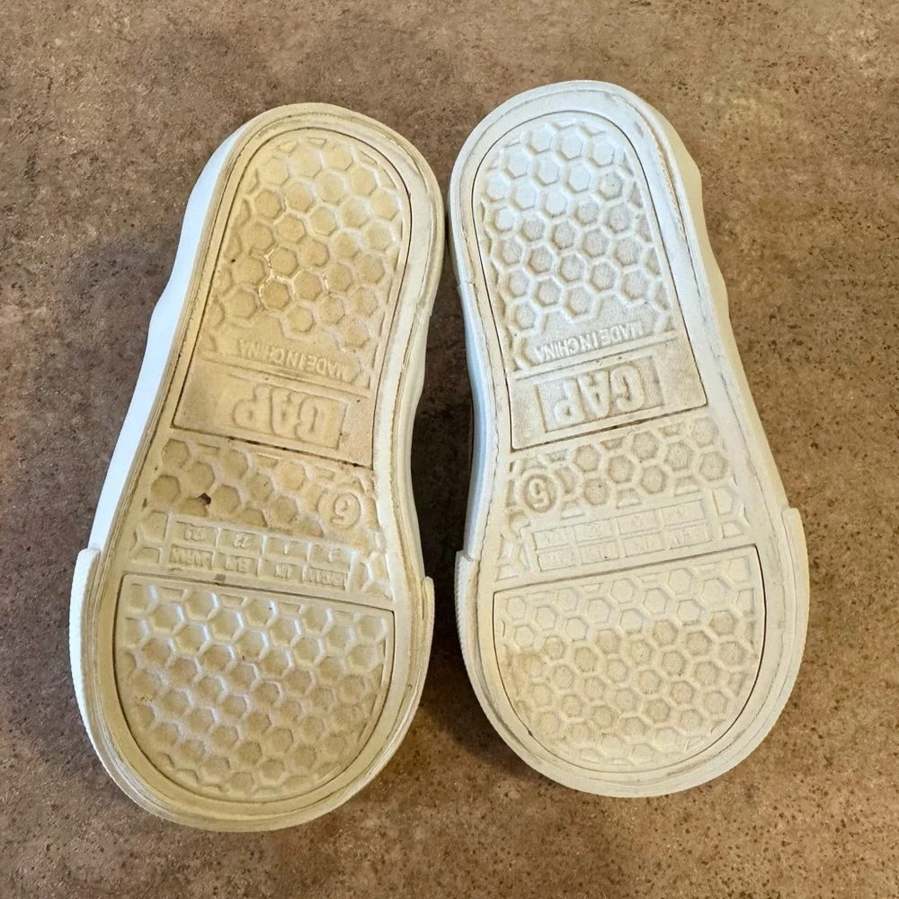 GAP Baby- Kids Tan Slip-On Sneakers, Size 5